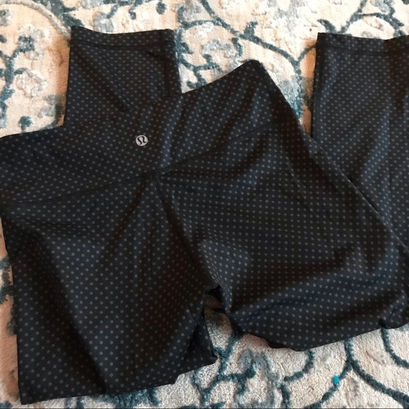LULULEMON Black Polka Dot Capri Cropped Leggings - Picture 1 of 5
